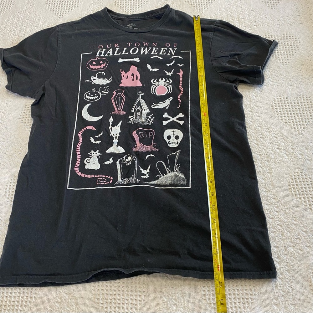 🍓Nightmare Before Christmas Graphic Tee (M) - Picture 5 of 6